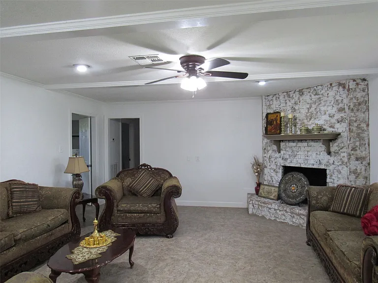 3220 Clayhead Rd — Photo 1