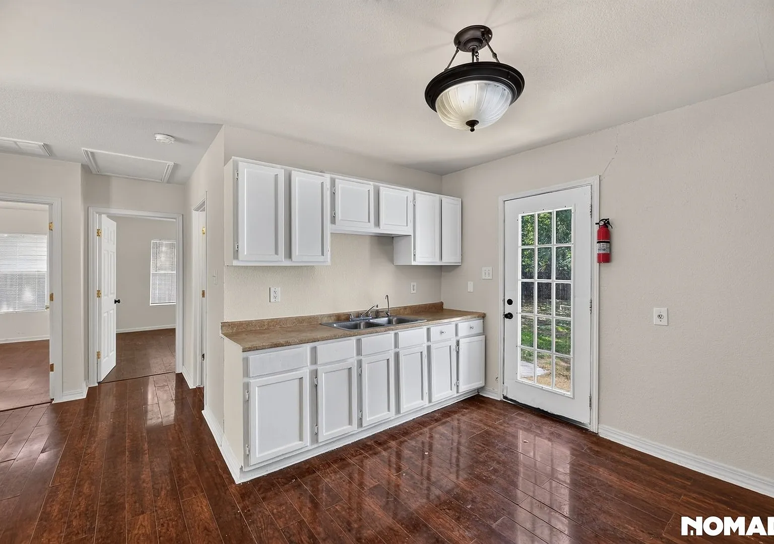 Charming 2BR House in San Antonio — Photo 1