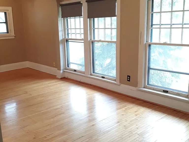 116 Lexington Pkwy N — Photo 1