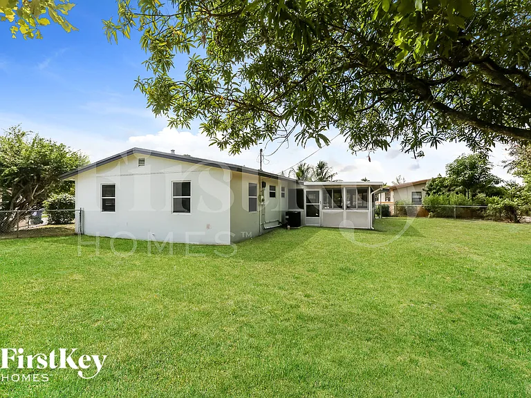 1101 NW 18th St — Photo 17