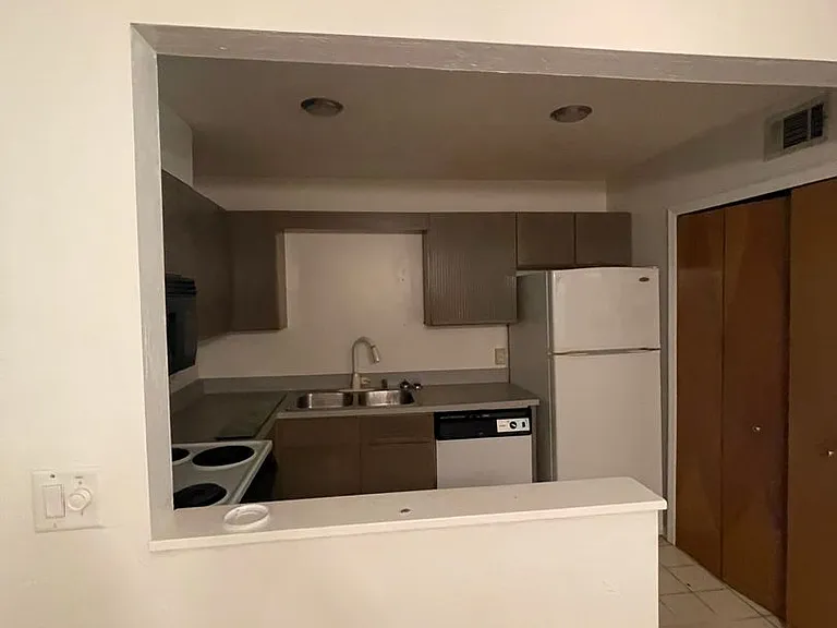 3504 NW 37th Ave — Photo 8