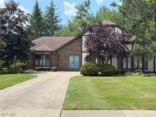 4759 Sentinel Dr, Brecksville, OH 44141
