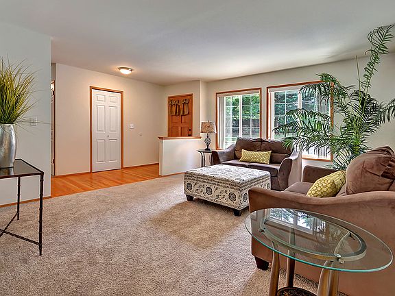5th image of 4707 S 173rd St