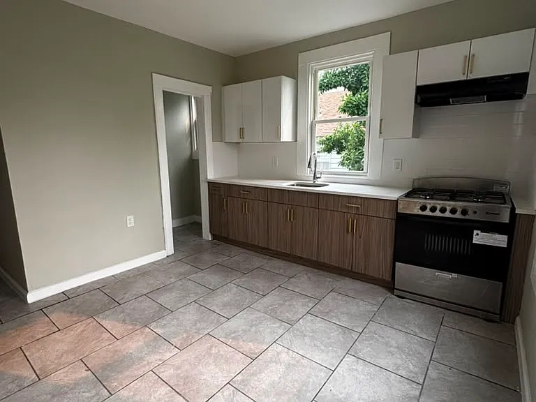 27 N Munn Ave #2 — Photo 1