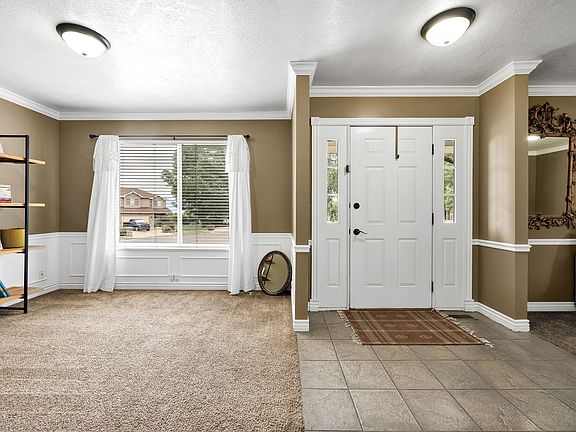 2nd image of 74 Canterbury Cir