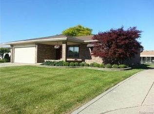 35626 Marina Dr, Sterling Heights, MI 48312