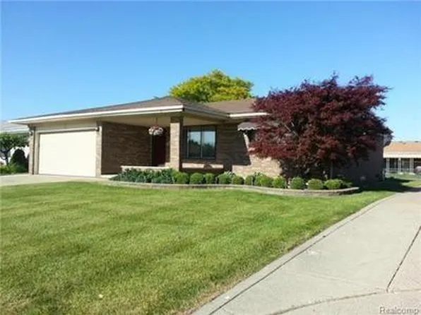 35626 Marina Dr, Sterling Heights, MI 48312