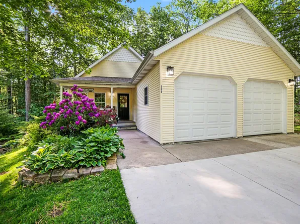 506 N Northern Light Dr, Mears, MI 49436