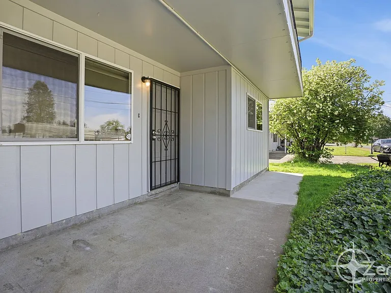 166 Virginia St #B — Photo 2