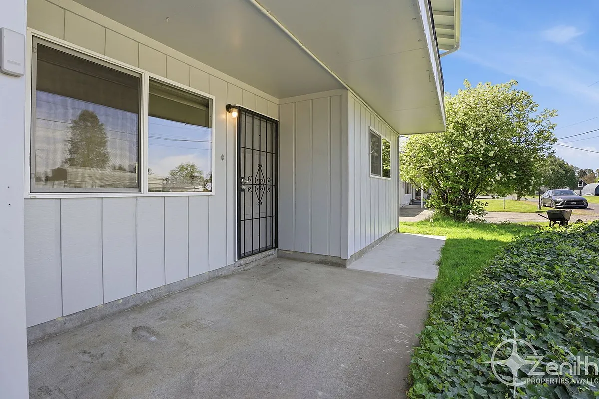 Building Photo - 166 Virginia St #B