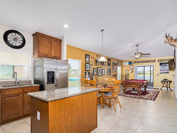 4th image of 665 Dillard Dr SE