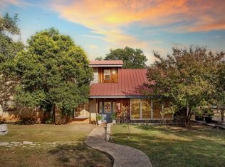 560 Bambi Ln, Fredericksburg, TX 78624