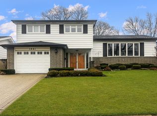 1861 Birch St, Park Ridge, IL 60068