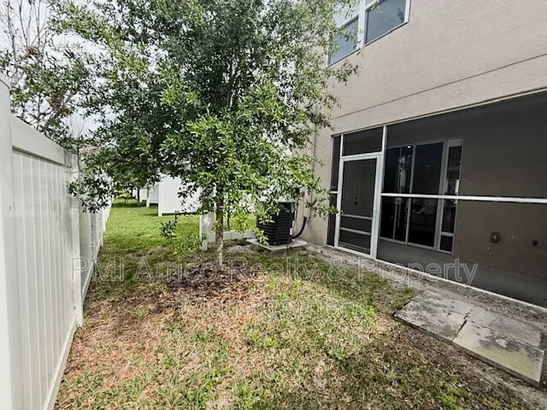 6334 Fairmont Ln — Photo 10