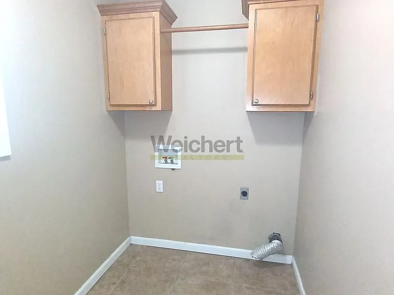 202 E Baldwin St — Photo 6