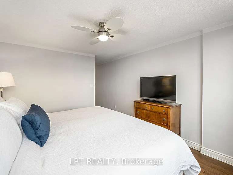 1300 Marlborough Ct #534 — Photo 38