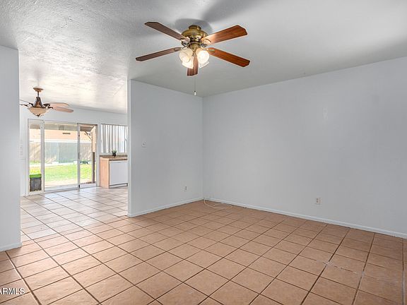 3rd image of 2326 W PORTOBELLO Avenue