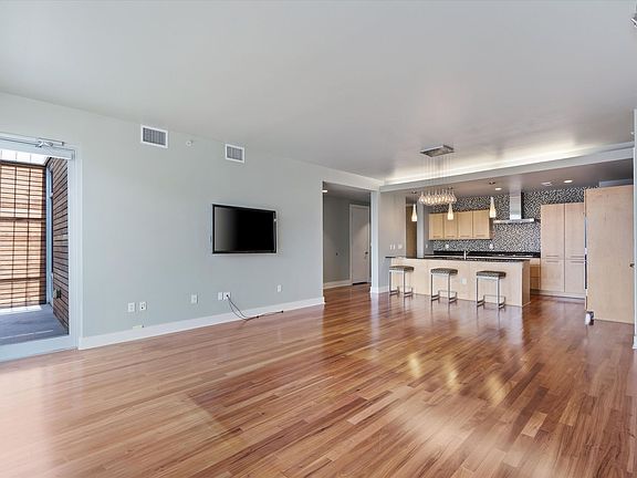 5th image of 210 Lee Barton Dr Unit 610