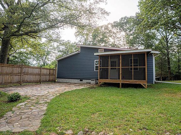 4th image of 251 Martin Rd SW