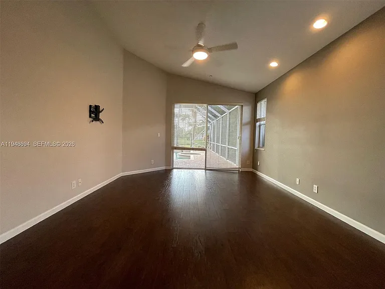 4023 Turnstone Ct — Photo 29