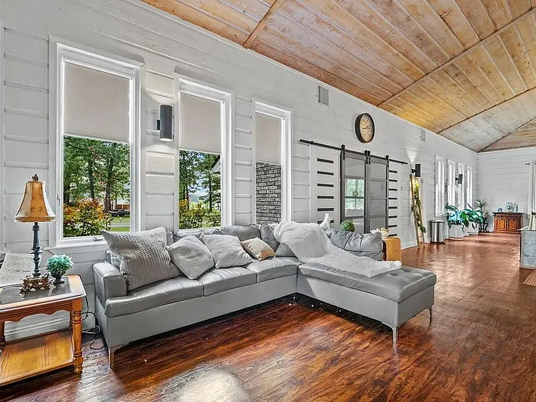 219 Shoreline Rd — Photo 21