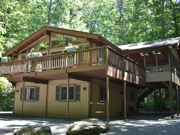 103 Bayberry Dr, Lords Valley, PA 18428