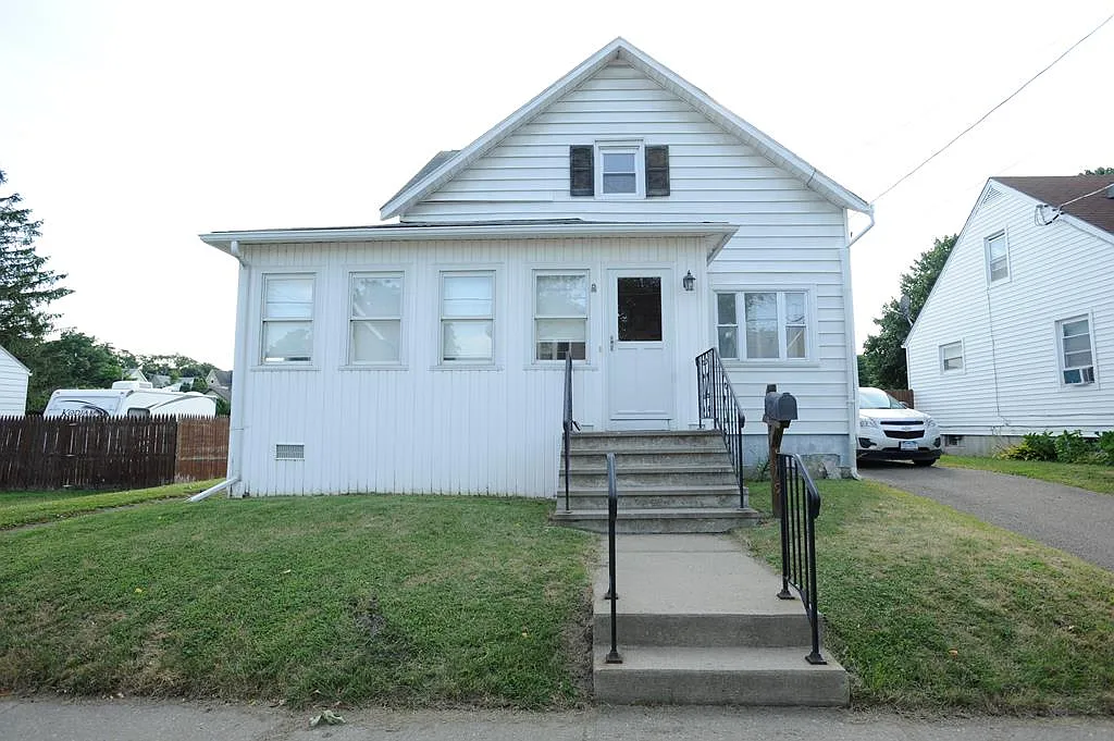 1109 N Main St photo 1