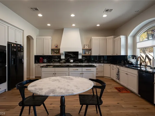 9432 Queen Charlotte Dr, Las Vegas, NV 89145