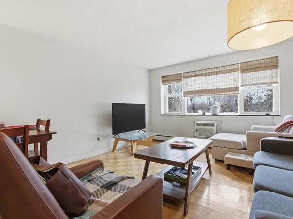 269 Harvard St APT 34, Cambridge, MA 02139