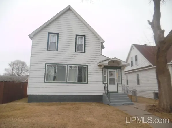 1222 Stephenson Ave, Escanaba, MI 49829