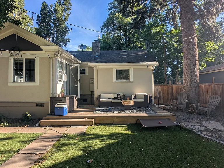 519 E Myrtle St — Photo 2