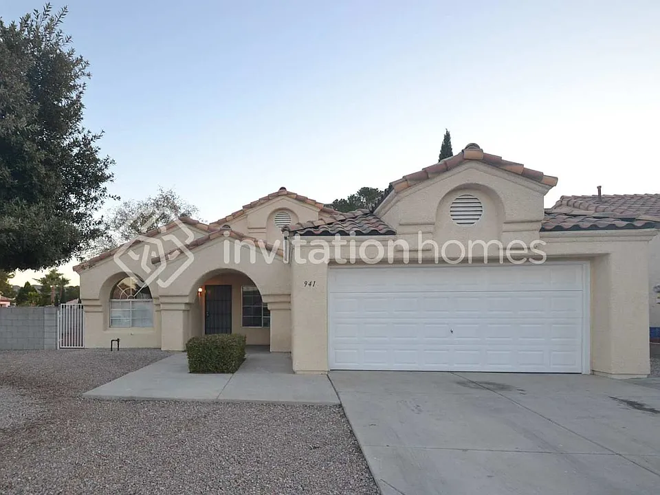 941 Chaps Cir