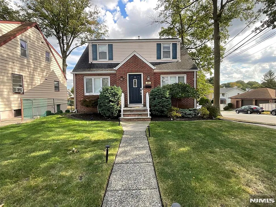 20 Summit Ave #2