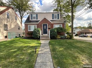 20 Summit Ave FLOOR 2, Lyndhurst, NJ 07071