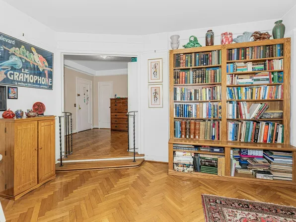 200 Cabrini Boulevard 47 image 3 of 21