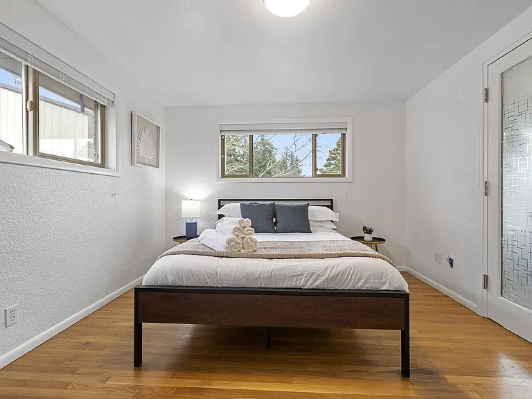1627 E Broadway St — Photo 17