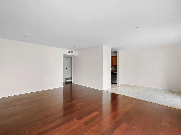 15344 Weddington St #202 — Photo 7