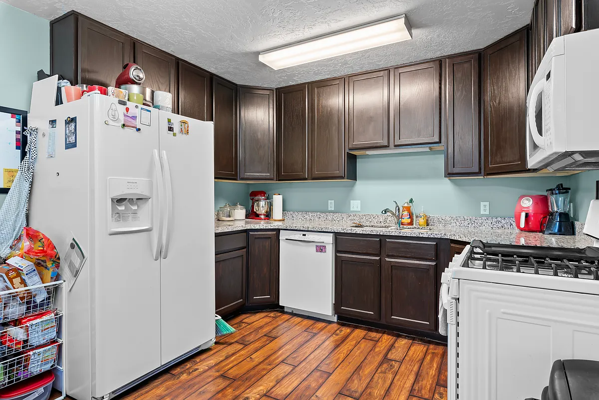 Building Photo - 752 E 560 N #304
