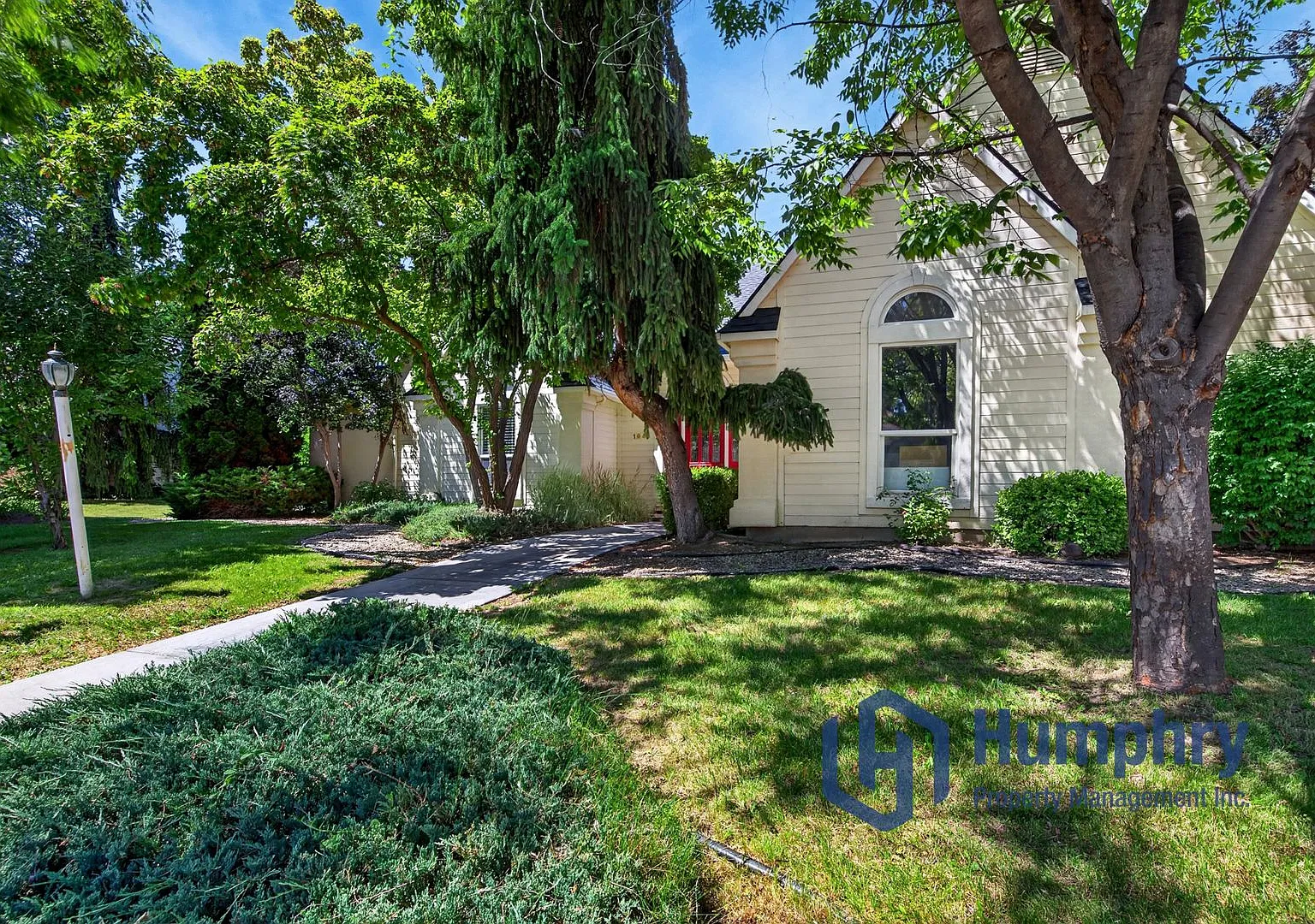 Beautiful home in Eagle near Eagle Hills Golf Course — Photo 3