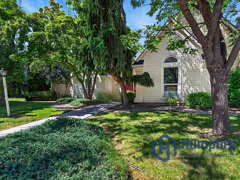 1948 E Cypress Point Dr — Photo 3