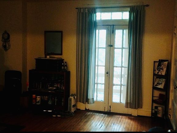 4th image of 304 N Cleveland St APT 5