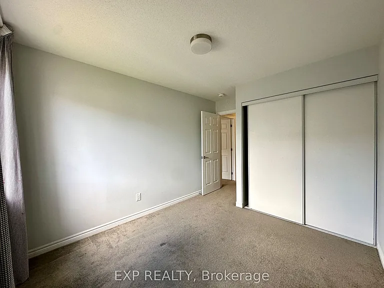 823 Regulus Rdg — Photo 20