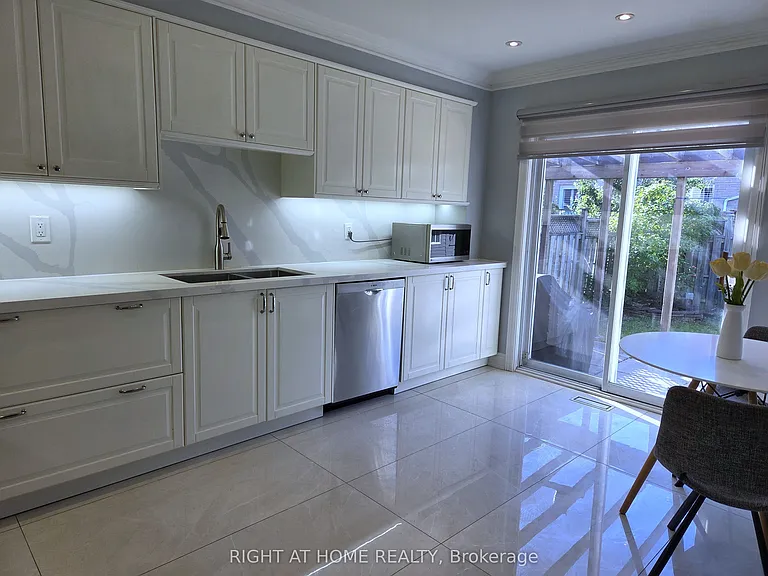 99 Purcell Cres — Photo 14