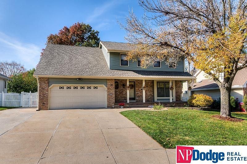 1st image of 814 Lexington Ln