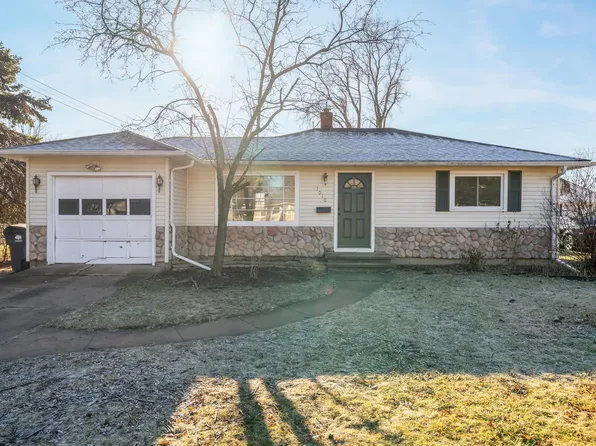 1010 Sterling Ave, Neenah, WI 54956