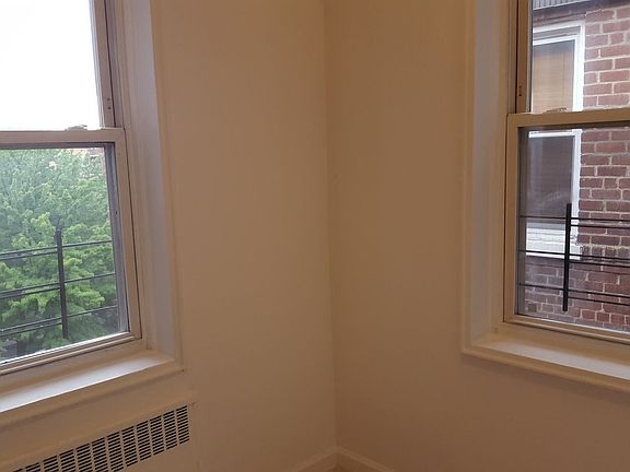 5th image of 14235 84th Dr APT 5C