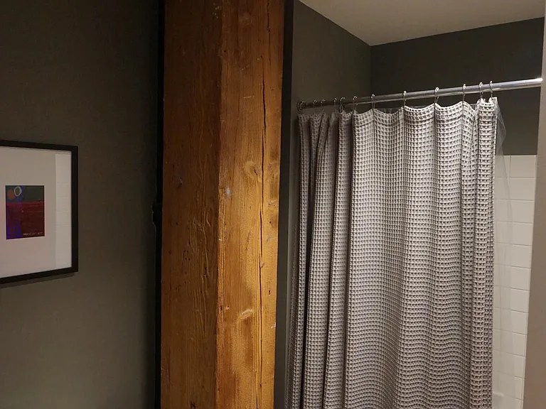 1733 W Irving Park Rd — Photo 10