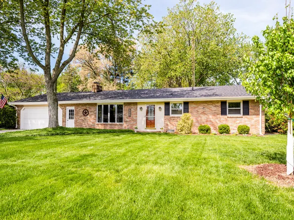 2454 Brookpoint Ln, Stevensville, MI 49127