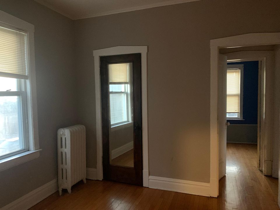 1st image of 4248 N Albany Ave #2