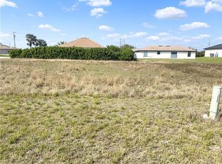 211 Patio Cir, Lehigh Acres, FL 33974